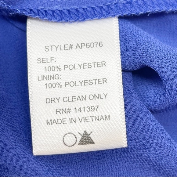 ASTR THE LABEL Women’s Bright Blue Bell Sleeve Twist Front Romper - Picture 9 of 9